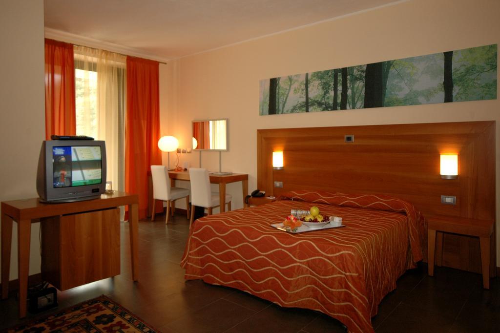 Hotel Langhe & Monferrato Costigliole d'Asti Exterior photo