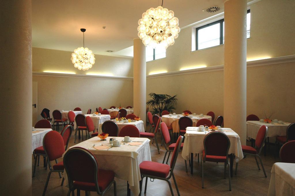 Hotel Langhe & Monferrato Costigliole d'Asti Exterior photo