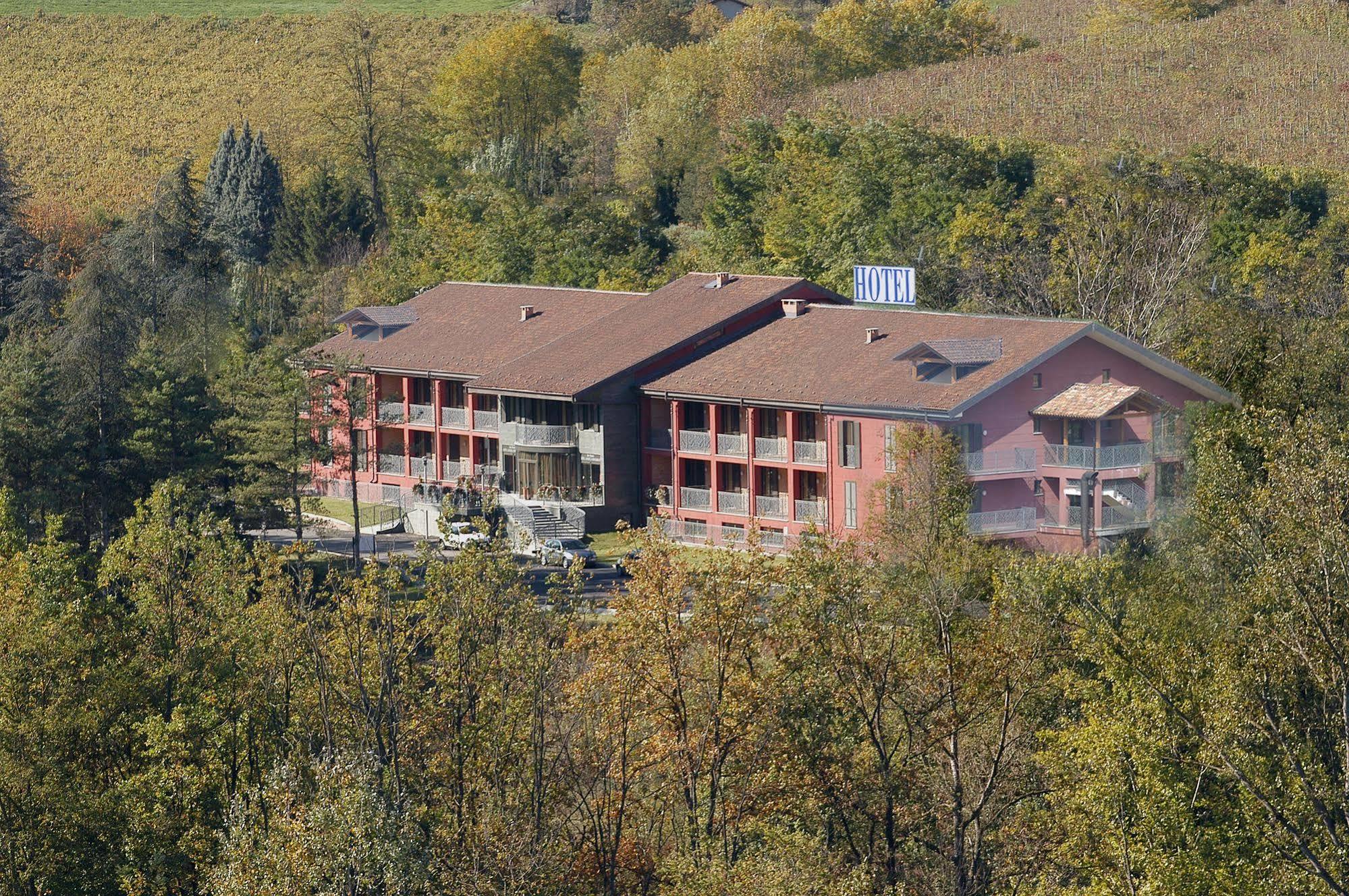Hotel Langhe & Monferrato Costigliole d'Asti Exterior photo